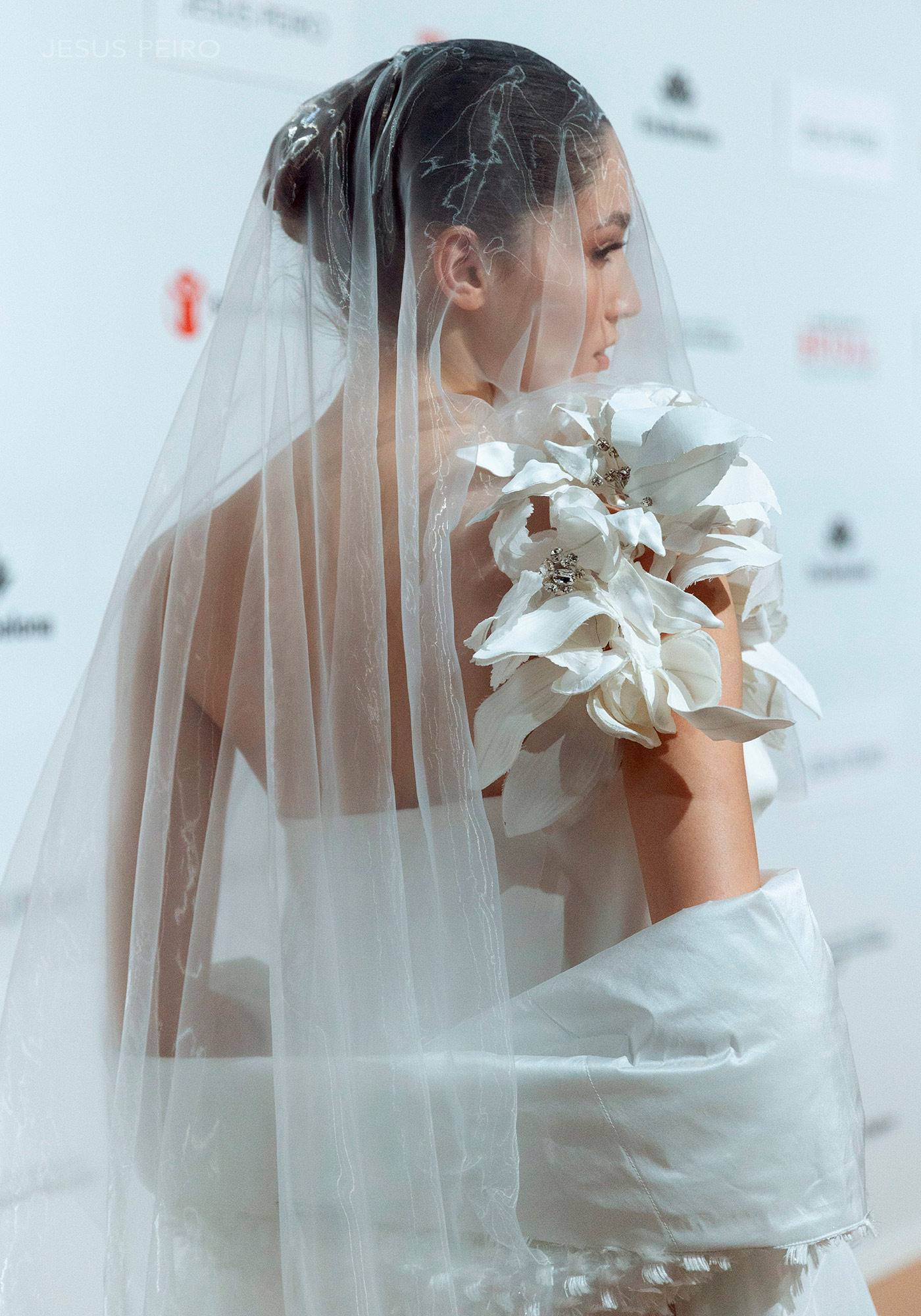 RUNWAY EPAULETTE