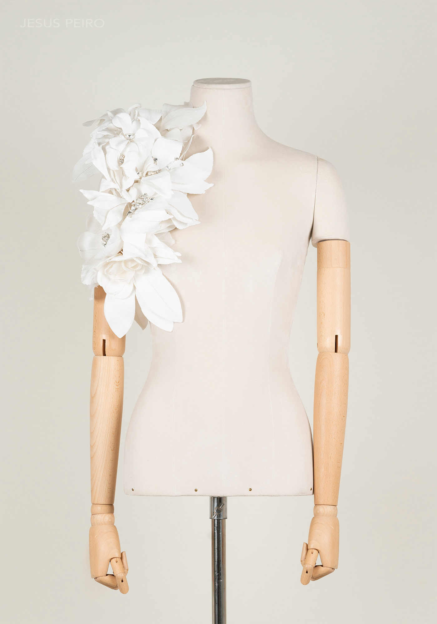 RUNWAY EPAULETTE